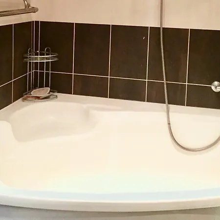 Apartment Surikova 8 *