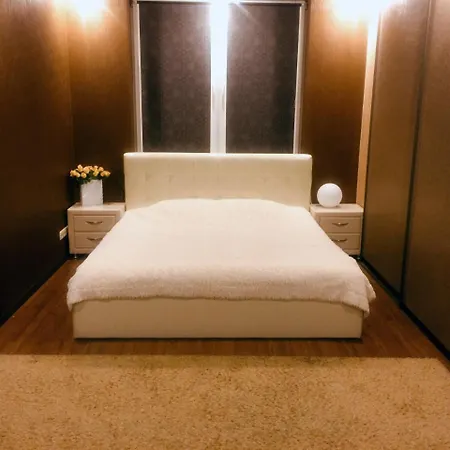 Apartment Surikova 8 *